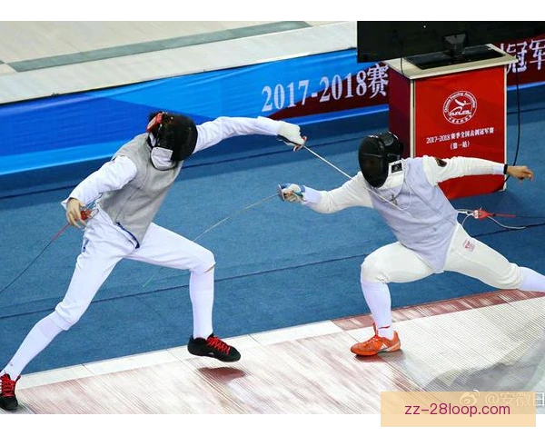 击剑团体实战对抗升温，默契配合决定胜负走向